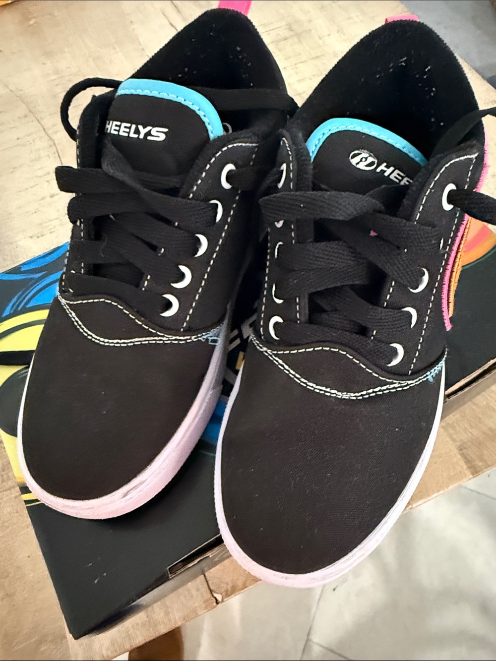 Heelys Black Canvas Skate Shoes with Pink & Turquoise Accents